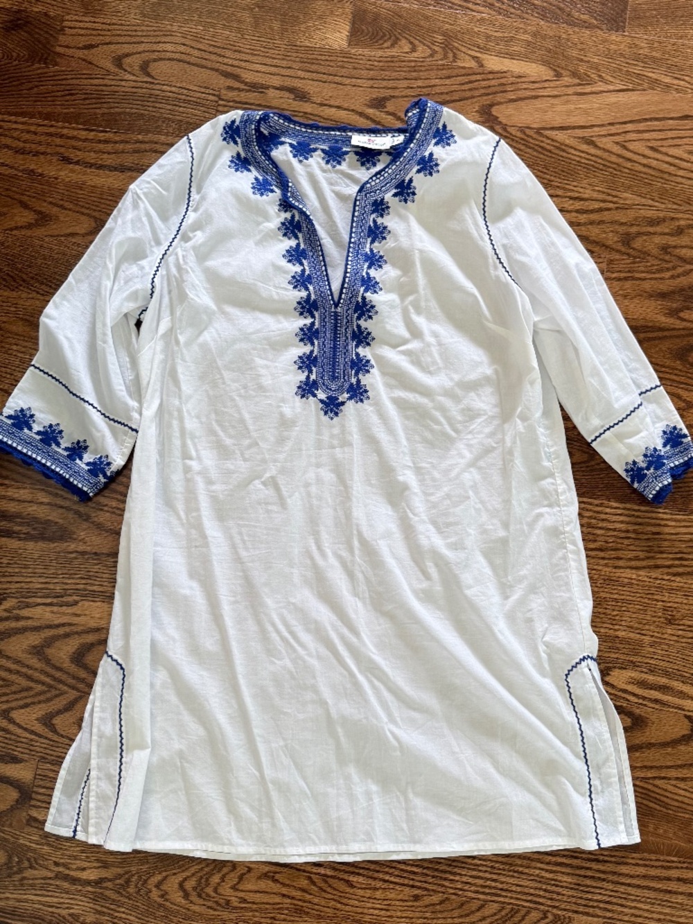 Vineyard vines embroidered tunic - blue and white XL